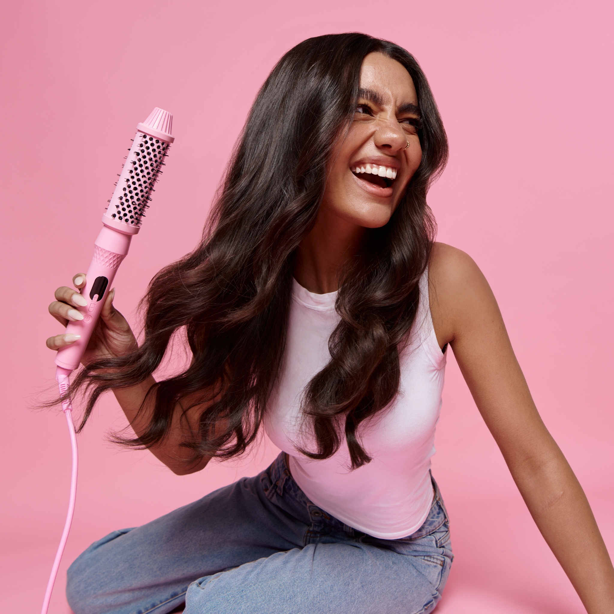 Brosse ronde céramique infrarouge avec écran LCD pour boucles brillantes et volumineuses