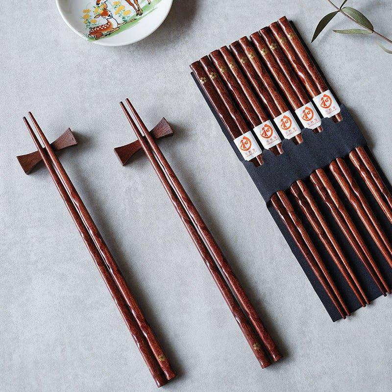 Miyabi Træ Spisepindesæt Med Gyldent Sakura Motiv
