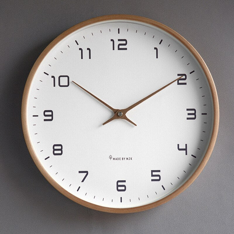 Novae Moderne ur i massivt træ med nordisk minimalistisk stil