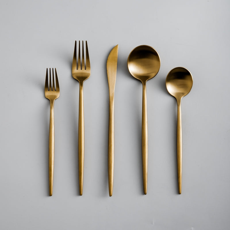 Modern Dining Table Cutlery Set With Sleek Minimalist Design