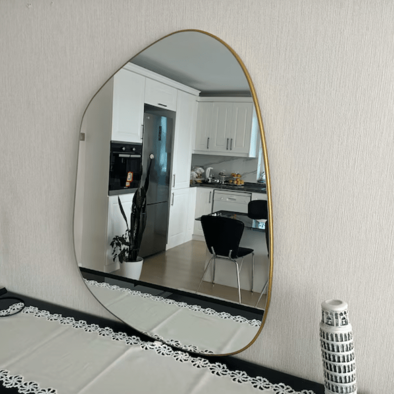 Miroir Nuage En Cadre Bois Doré Avec Design Asymétrique Décalé