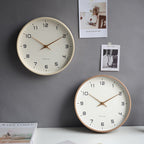 Novae Moderne ur i massivt træ med nordisk minimalistisk stil