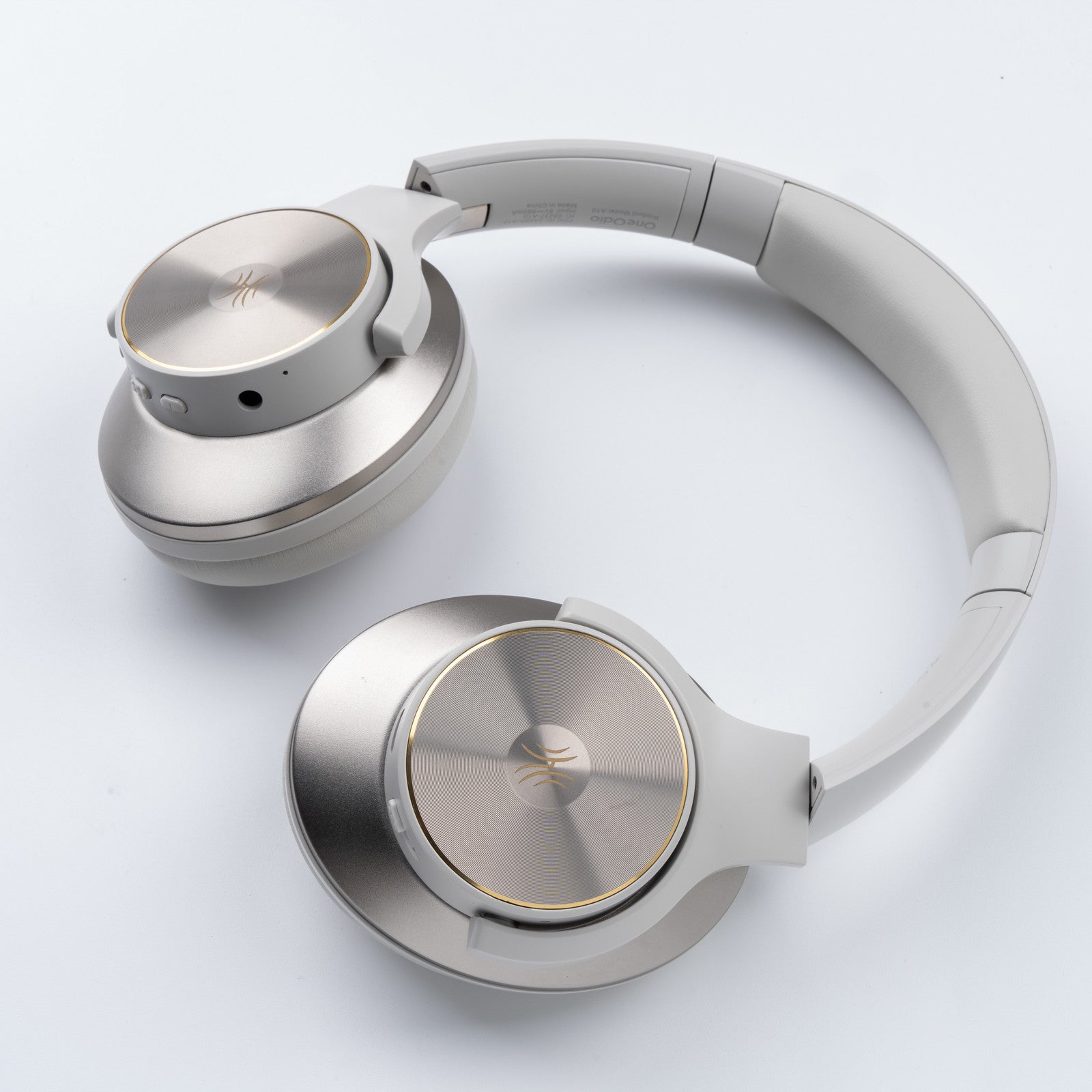 Kirrea Kablosuz Kulak Üstü Kulaklıklar, ANC ve Bluetooth 5.0 Mikrofonlu