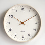 Novae Moderne ur i massivt træ med nordisk minimalistisk stil