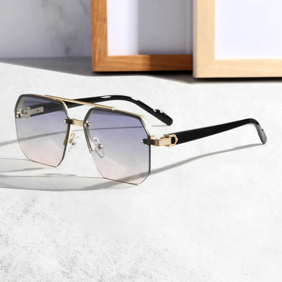 Vespera geometrikus napszemüveg az Eyewear kollekcióból