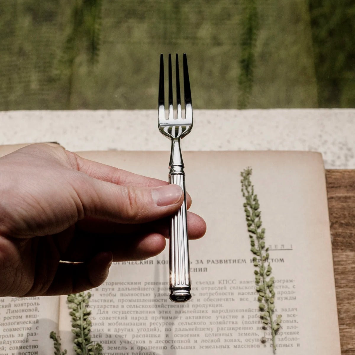 Bellemont Roman Flatware Set For Everyday Meals And Special Occasions