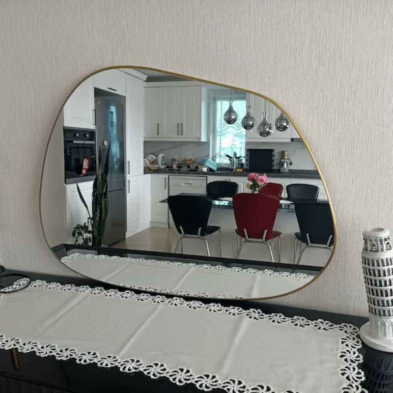 Miroir Nuage En Cadre Bois Doré Avec Design Asymétrique Décalé