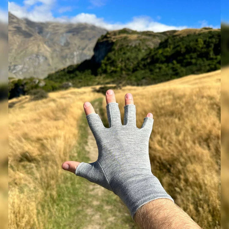 Breathable Compression Gloves for Hand Comfort and Daily Support