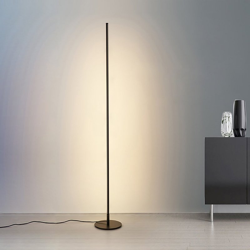Candeeiro de Pé Dimmable LuxeGlow Com Controlo Remoto Para Brilho E Temperatura De Cor