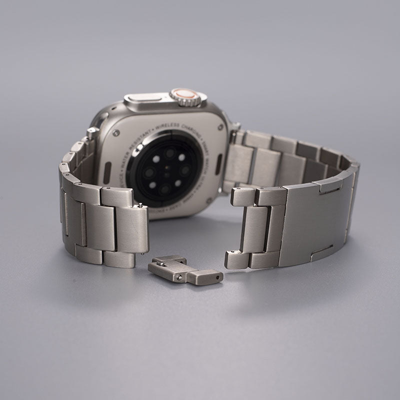 Gravitiq Grade 2 Titanium Watch Band For Apple Watch Refined Look