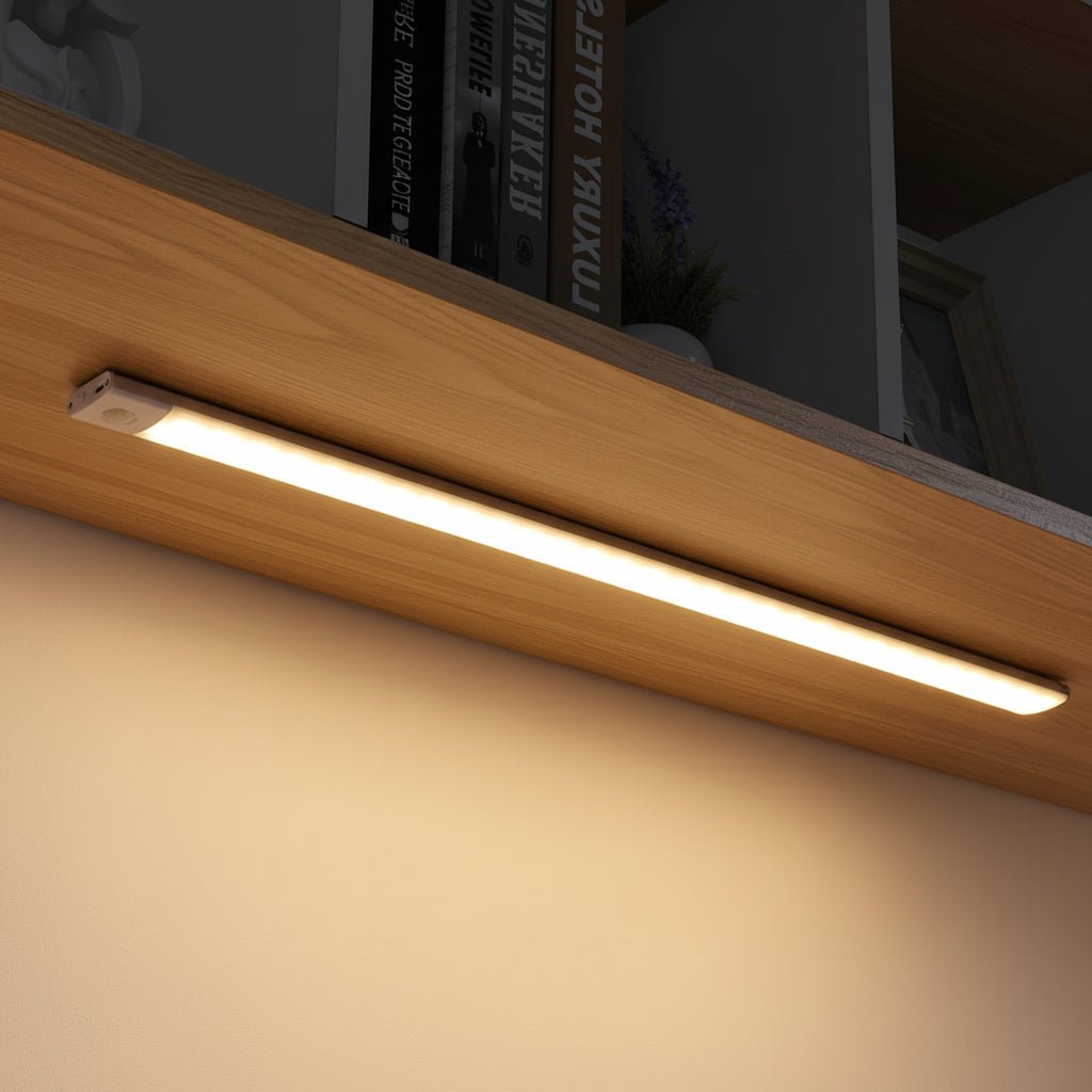Bezdrátové LED světlo do skříně s aktivací pohybem pro použití pod skříňkou