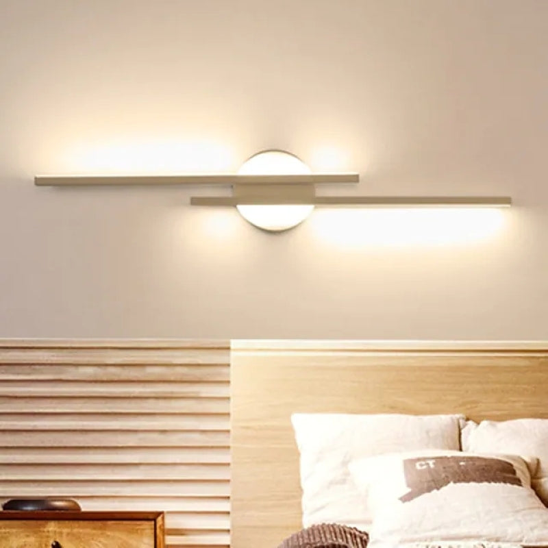 فيوردرا إضاءة حائط نوردية LED بتصميم قرص وخطوط باللونين الأسود والأبيض