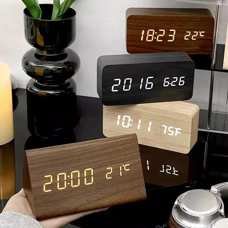 Arvoa Holzwecker mit digitaler Thermometeranzeige
