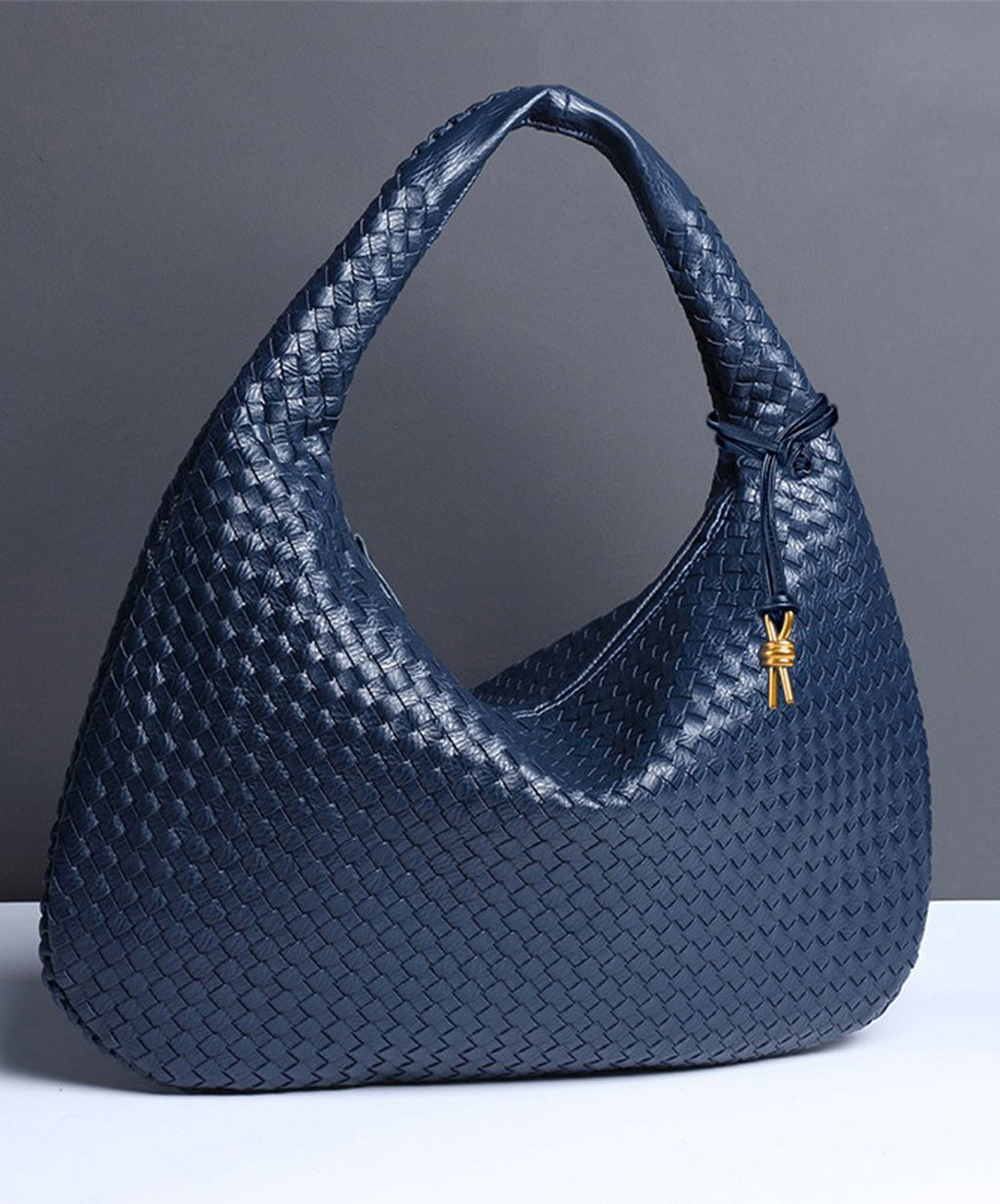 ElyraNova Crimson Hobo Bag In Vegan Leather 47x32x21cm