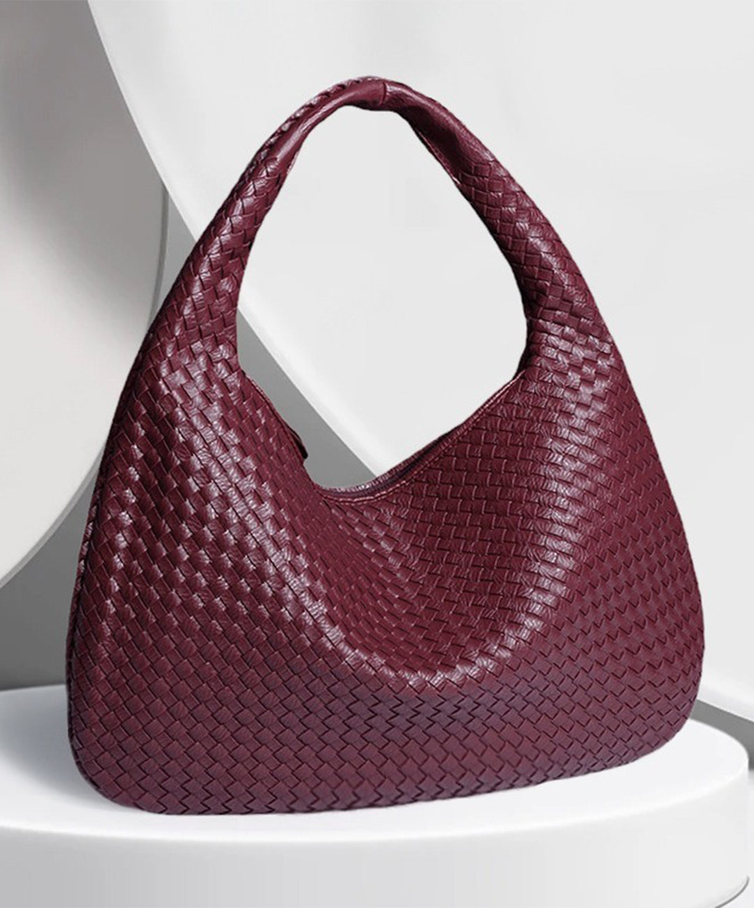 ElyraNova Crimson Hobo Bag In Vegan Leather 47x32x21cm