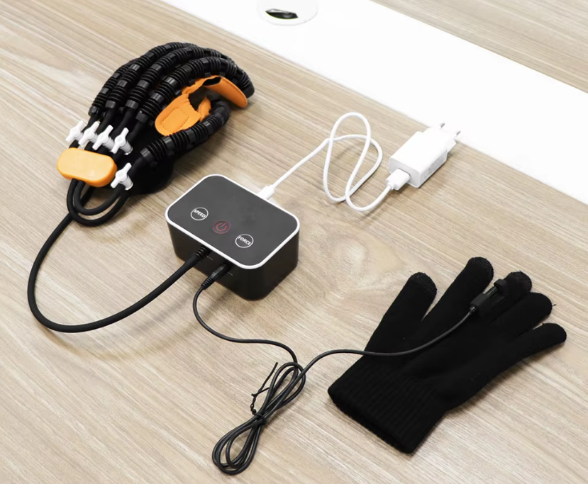 Gant de rééducation de la main autonome avec commandes séparées pour chaque doigt et vue miroir