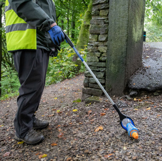 Slim Reacher Grabber With 360 Degree Jaw Rotation And Magnet For Litter Cleanup