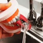 Tragbarer Wasserflosser und Aufhellungsset zur Zahnreinigung