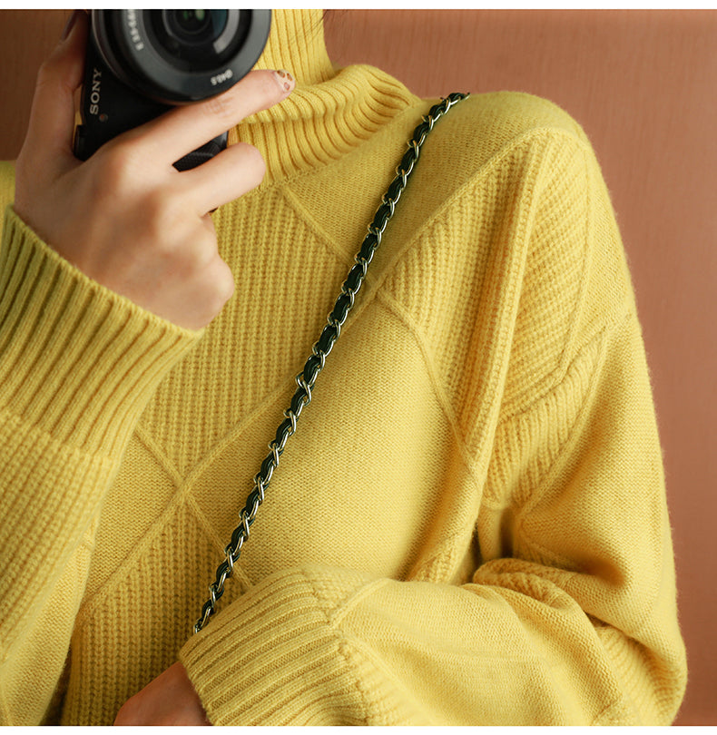 Sweter z kaszmiru Liora z golfem na codzienną luksusową garderobę