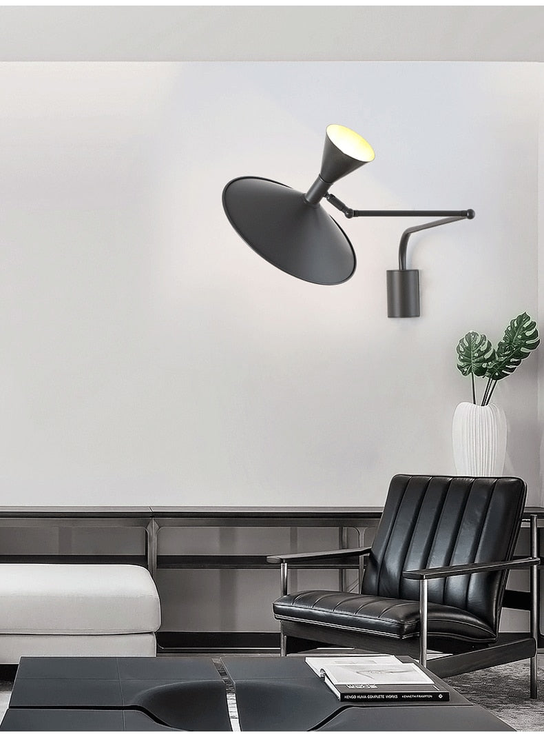 Lámpara de Pared Moderna NovaSwing con Brazo Oscilante y Enchufe para Decoración de Dormitorio