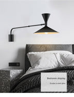 Lámpara de Pared Moderna NovaSwing con Brazo Oscilante y Enchufe para Decoración de Dormitorio
