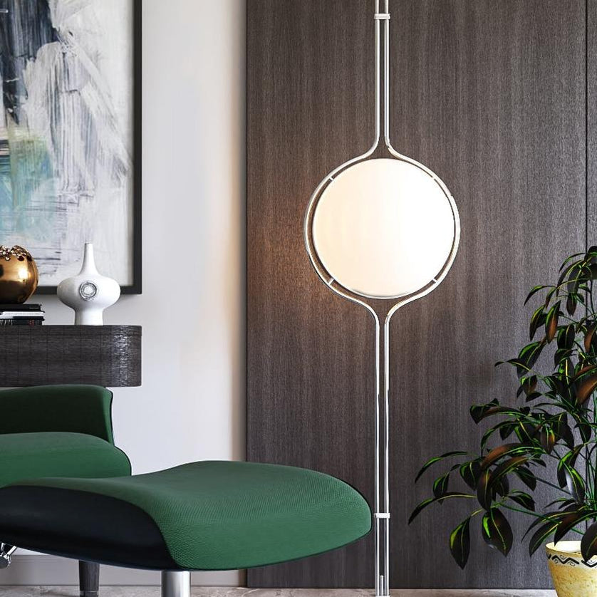 Lampa podłogowa LumaCrest od podłogi do sufitu z półkulami w kolorze beżowym i metalową ramą