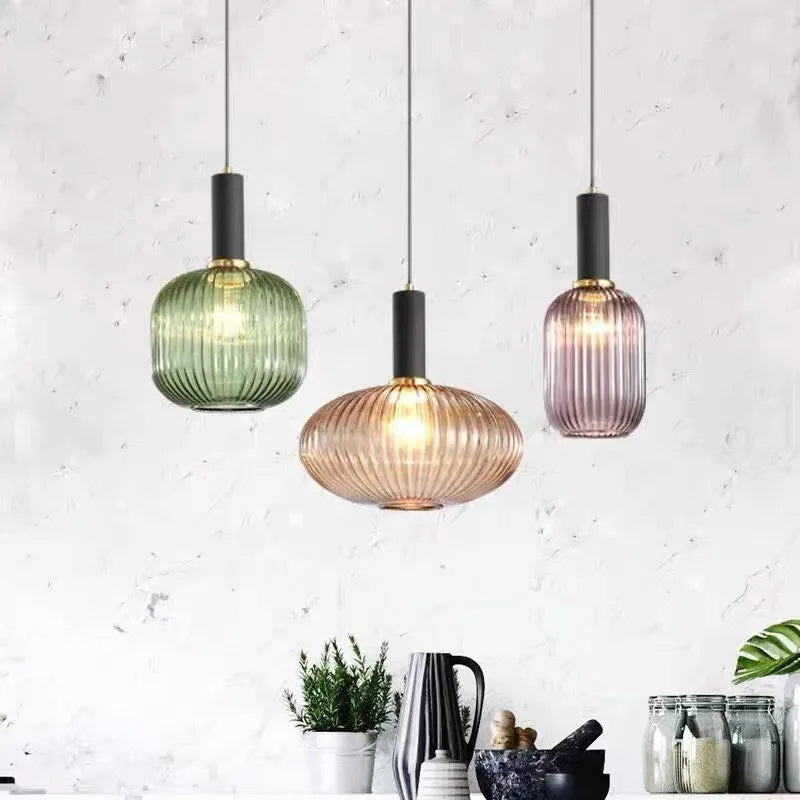 Lámpara colgante de vidrio vibrante con luz LED para salas de estar y dormitorios