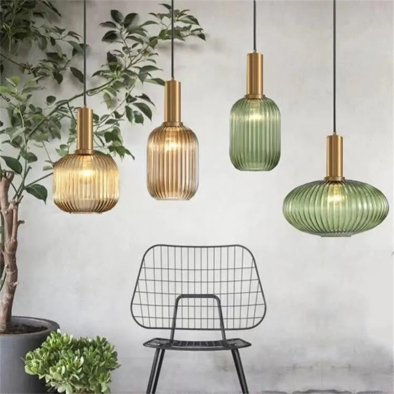 Lámpara colgante de vidrio vibrante con luz LED para salas de estar y dormitorios