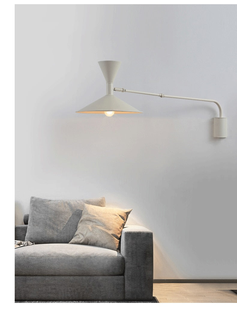 Lámpara de Pared Moderna NovaSwing con Brazo Oscilante y Enchufe para Decoración de Dormitorio