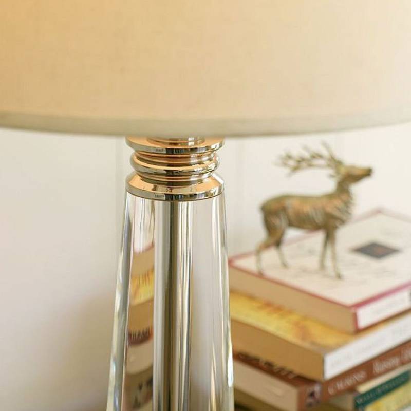 Lampe de table avec accent en cristal pour chambre et salons