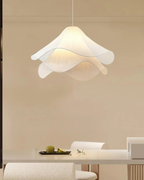 Kirra závěsné světlo Soft Glow s vrstvou okvětních lístků na stropní svítidlo