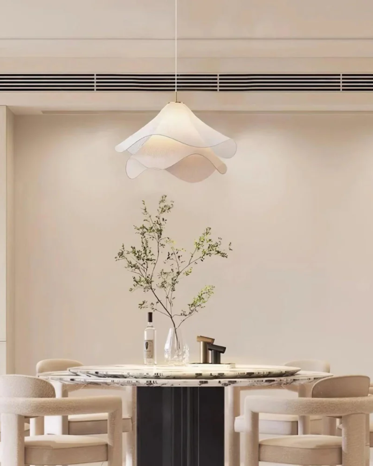 Kirra závěsné světlo Soft Glow s vrstvou okvětních lístků na stropní svítidlo