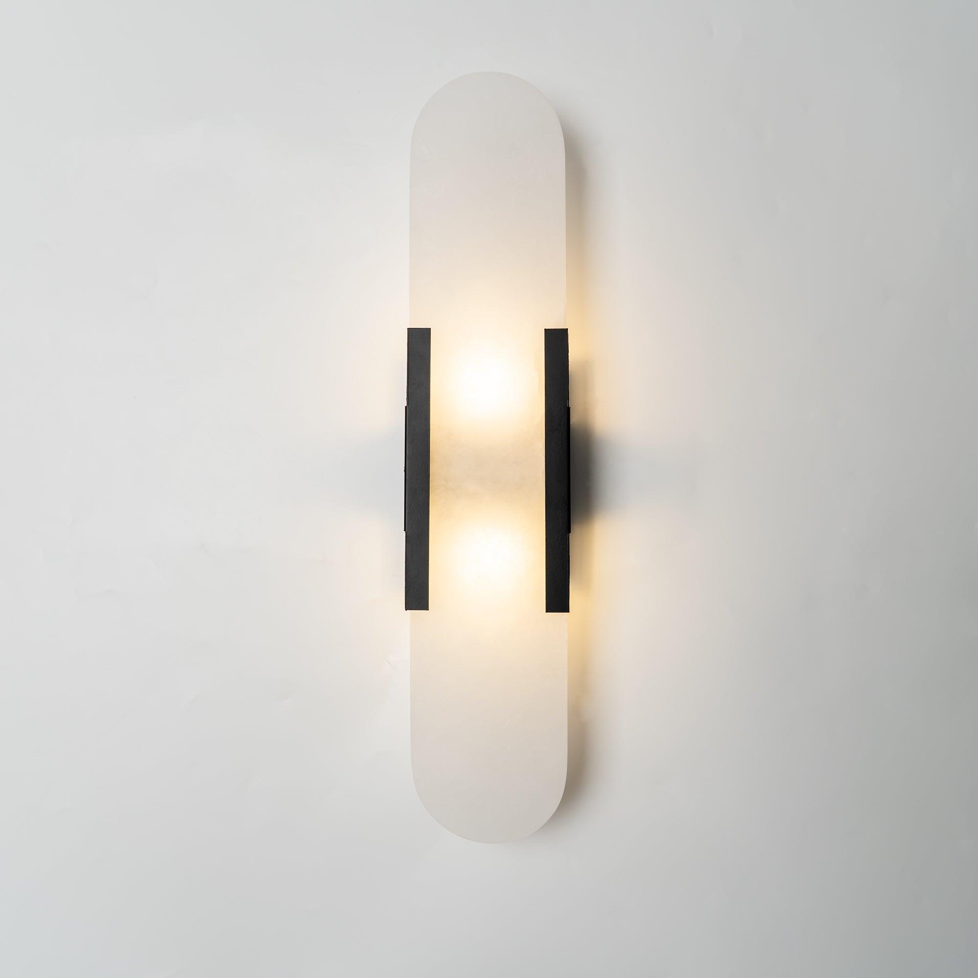 Nástěnná lampa Lunara Alabaster s jemným teplým světlem