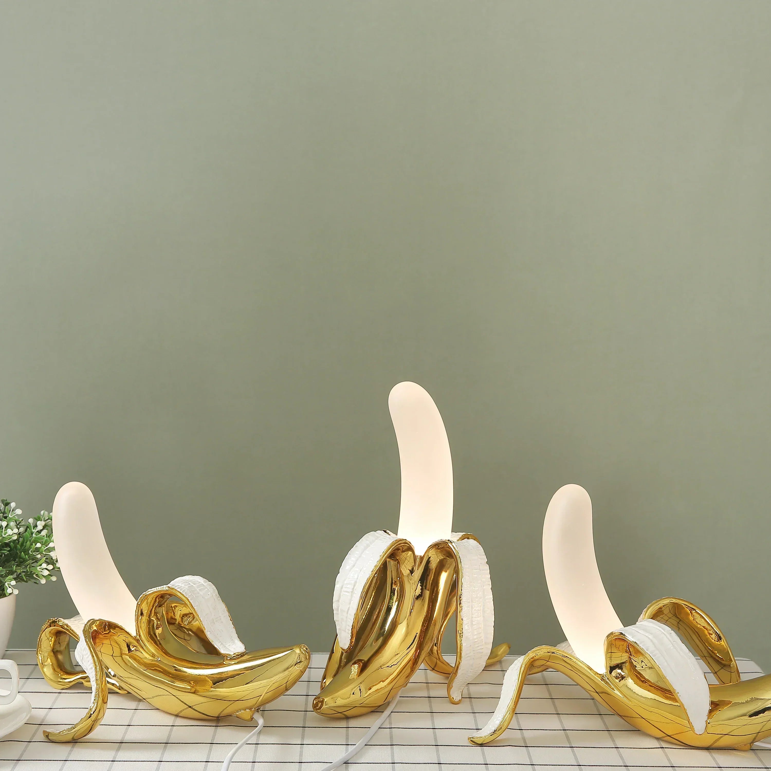 Lampada da tavolo BananaShine Banana per arredamento moderno