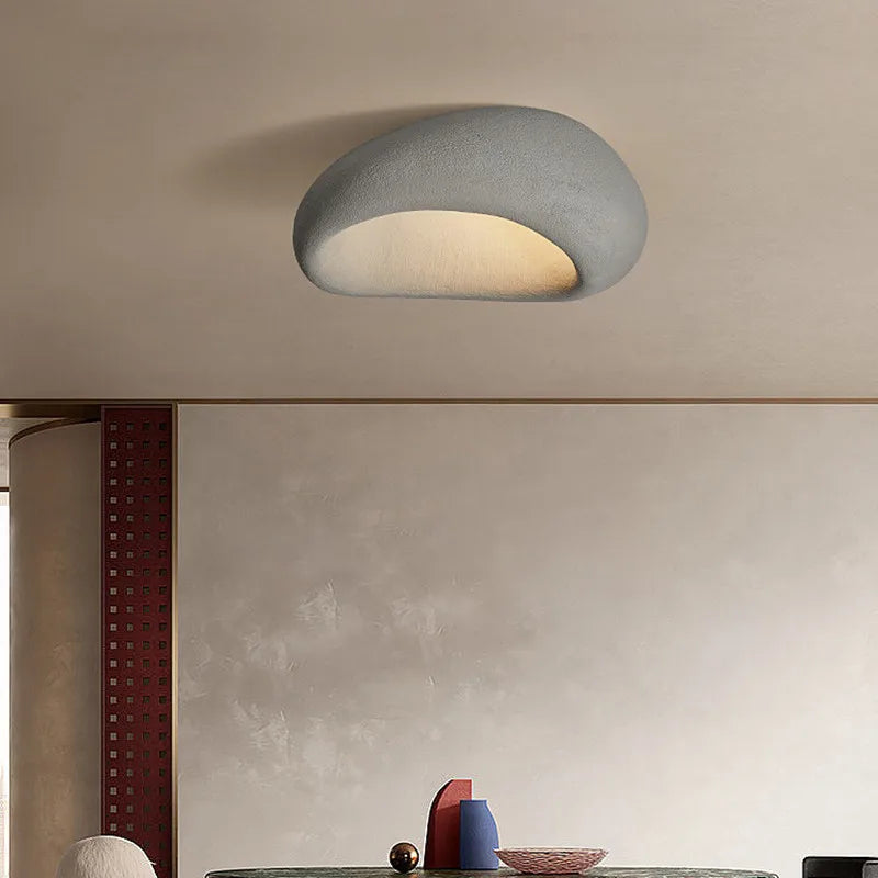 Lampa de tavan Wabi Sabi oferă o lumină ambientală blândă pentru locuințe moderne