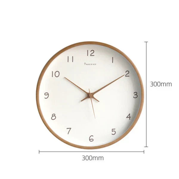 QuietOak Wanduhr mit geräuschlosem Uhrwerk und zeitloser Eleganz