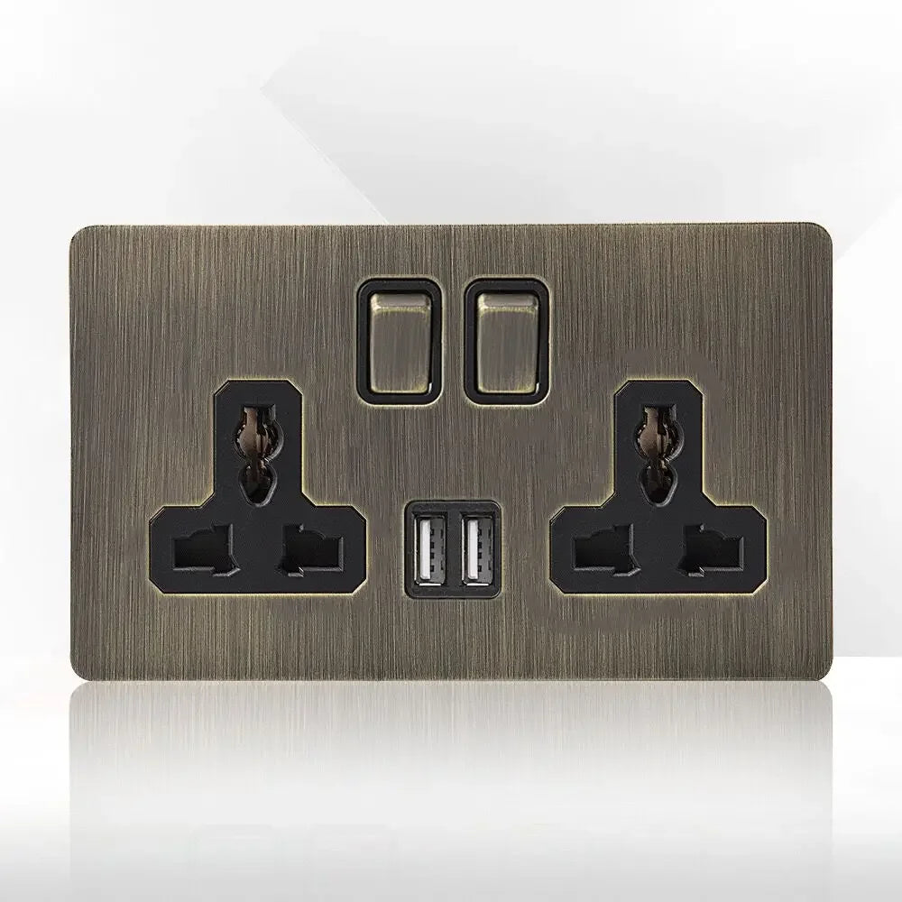 Antieke bronzen metalen wandcontactdoos met USB-oplaadpoort