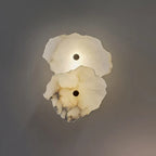 Vegglampe i LED med kobberdetaljer og Aurora-marmor for elegante interiører