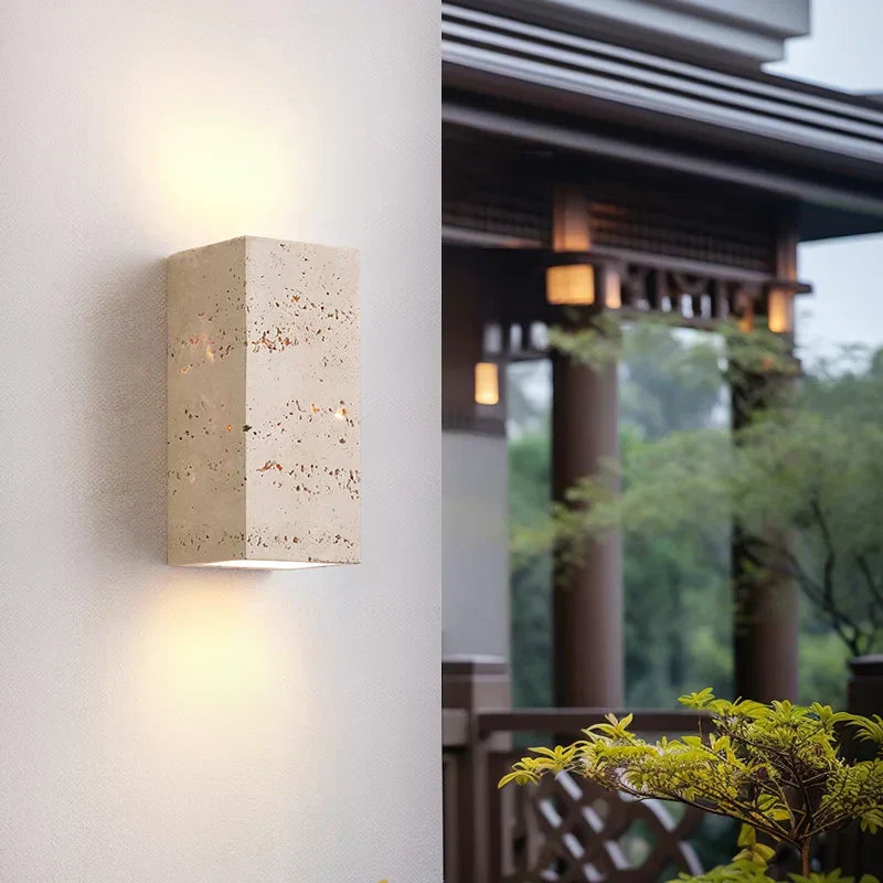 LumaStone Verlichting Travertijn LED Wandlamp Geperforeerd Ontwerp