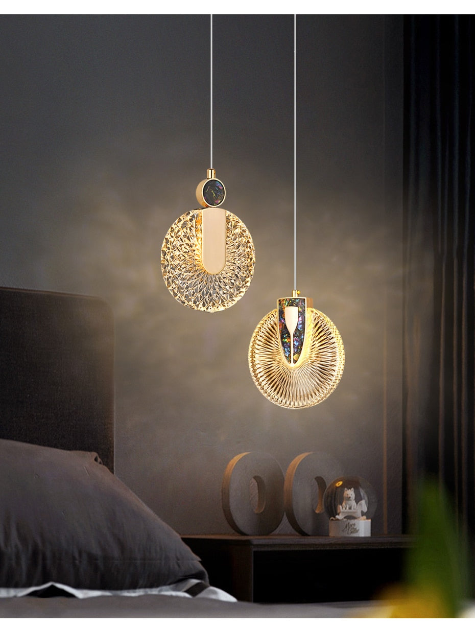 Aurelia Pendelleuchte mit LED-Kristall in Gold für Wohnbereiche