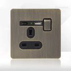 Antieke bronzen metalen wandcontactdoos met USB-oplaadpoort