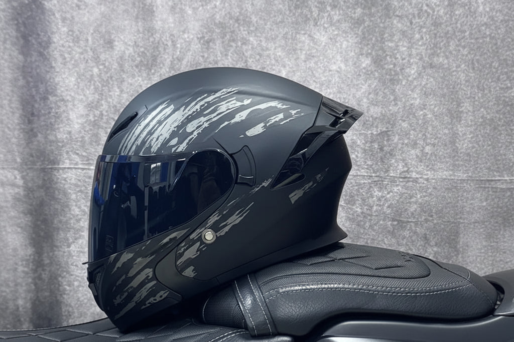 Casque de moto intégral rabattable avec double lentille et aileron arrière aérodynamique, certifié DOT