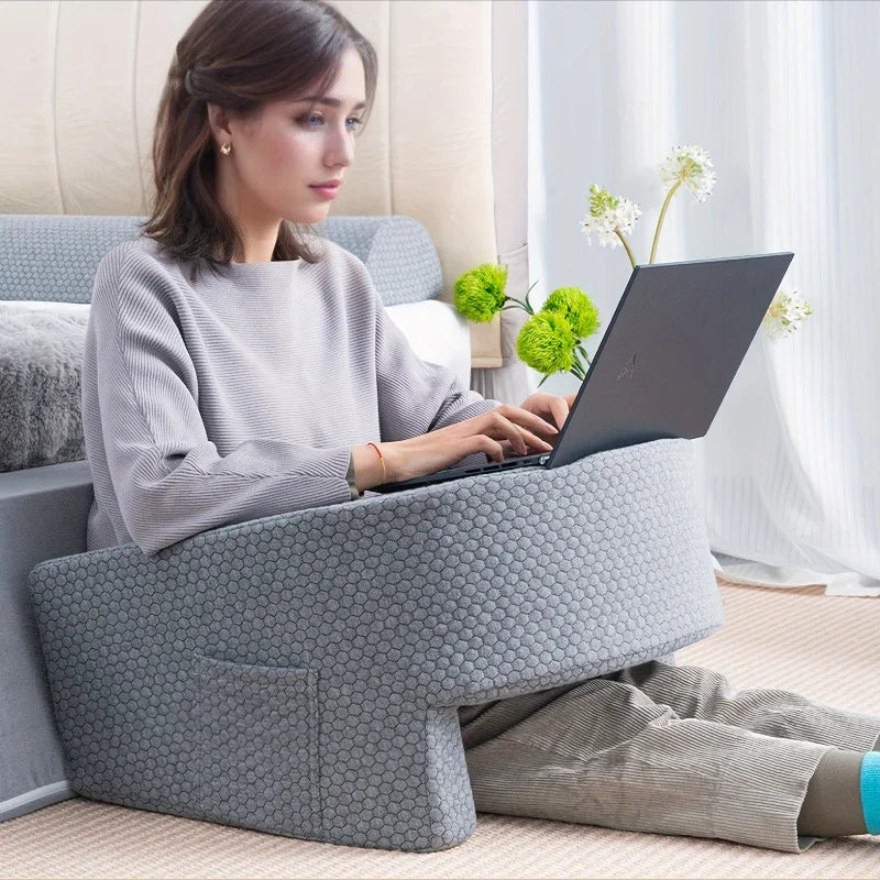 Ergonomisk pude til læsning med armlæn og kerne af memoryskum til seng eller skrivebord