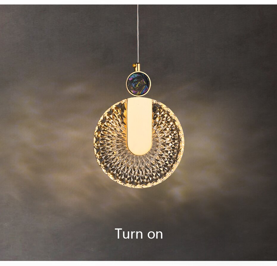 Aurelia Pendelleuchte mit LED-Kristall in Gold für Wohnbereiche