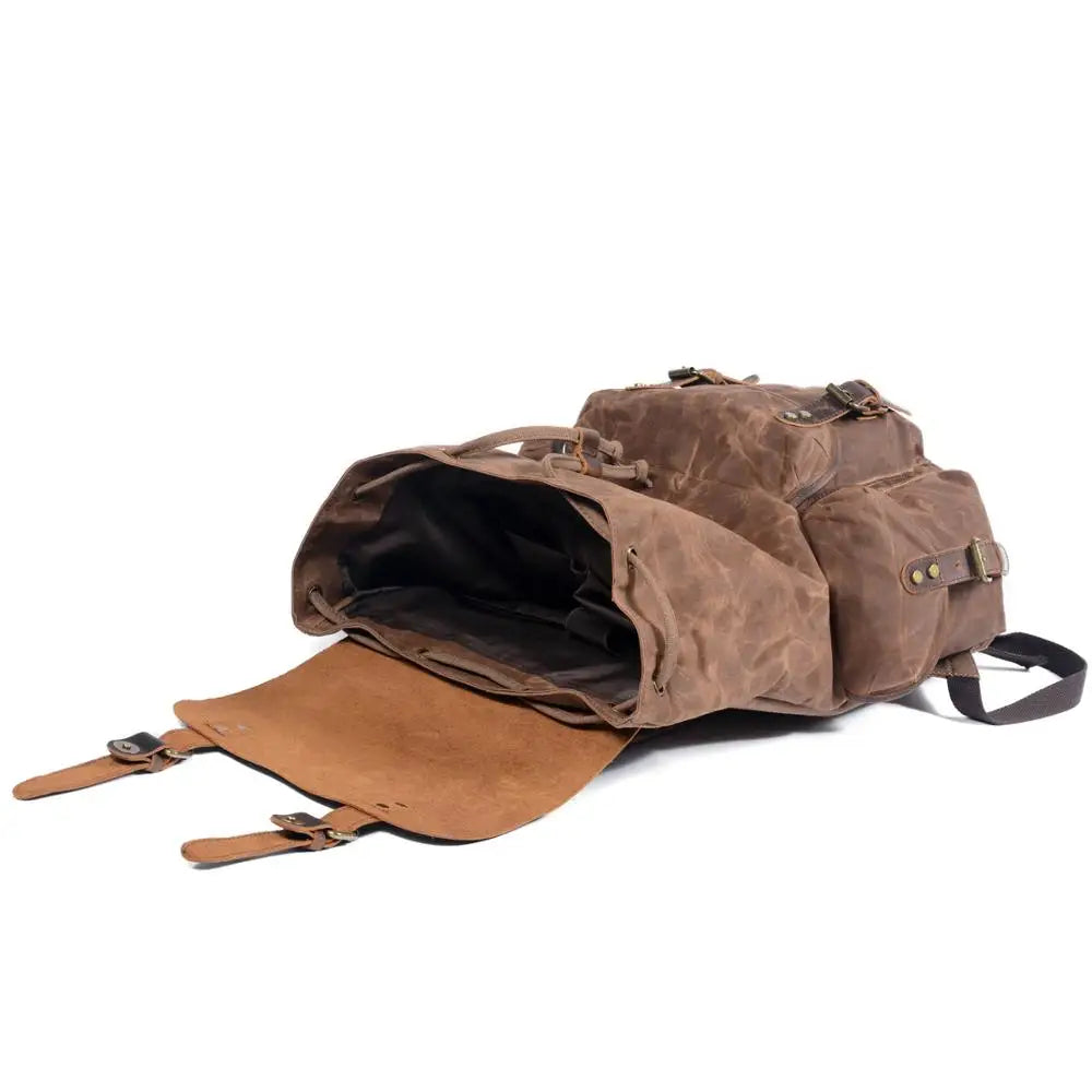 Zaino da viaggio Ridgeway con dettagli in pelle e tela resistente
