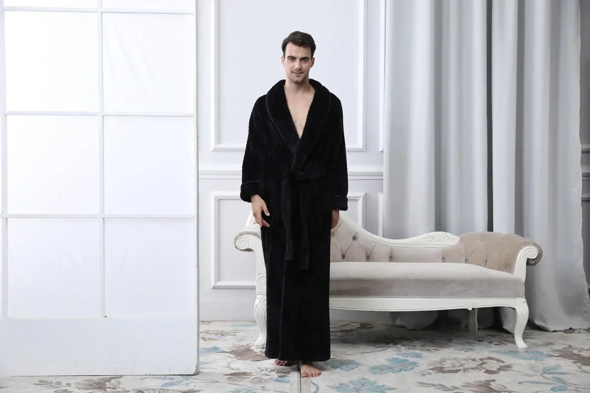 Calidez de invierno con bata de maternidad CozyNest en franela térmica extra larga