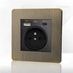 Antieke bronzen metalen wandcontactdoos met USB-oplaadpoort