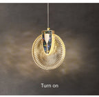 Aurelia Pendelleuchte mit LED-Kristall in Gold für Wohnbereiche