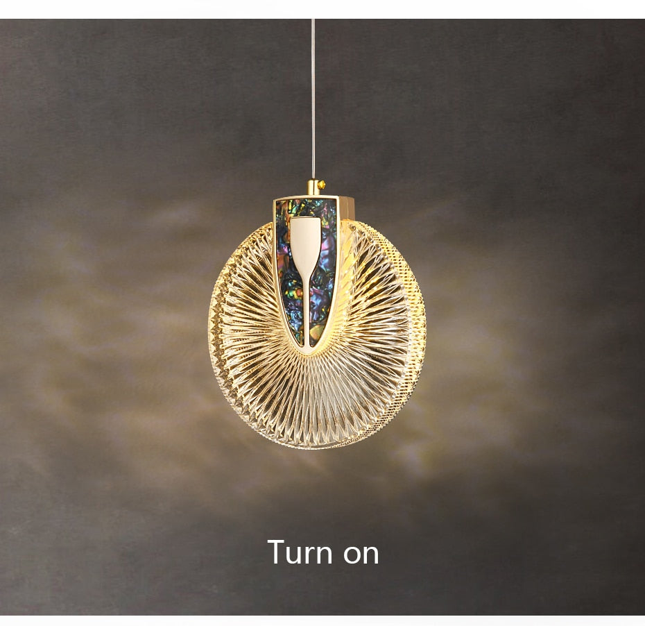 Aurelia Pendelleuchte mit LED-Kristall in Gold für Wohnbereiche