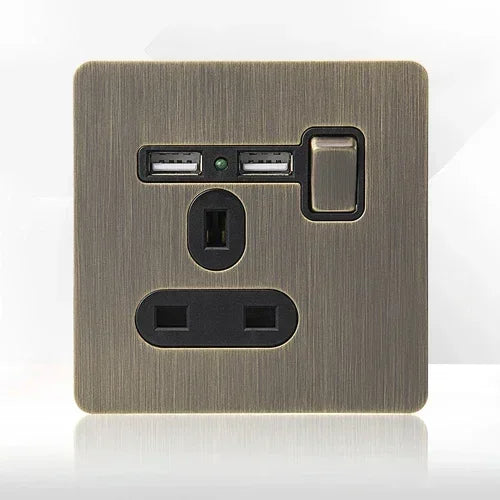 Antieke bronzen metalen wandcontactdoos met USB-oplaadpoort